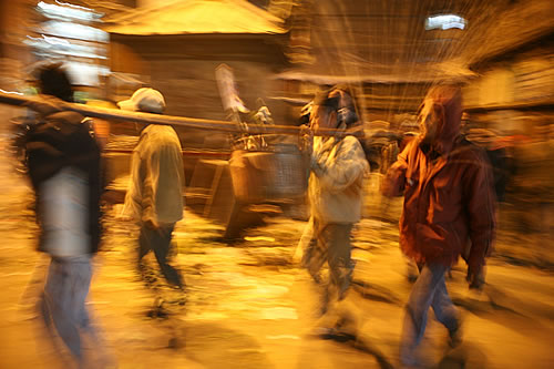 Cercavila pels carrers de Kathmandú
